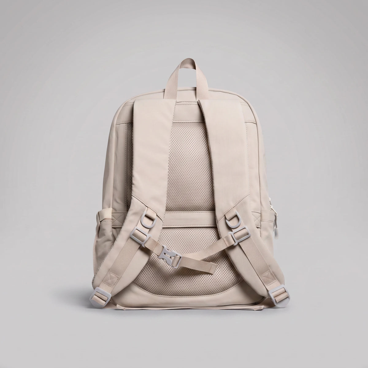 hybeks Drift Backpack in Morning Fog, back panel and padded shoulder straps.
