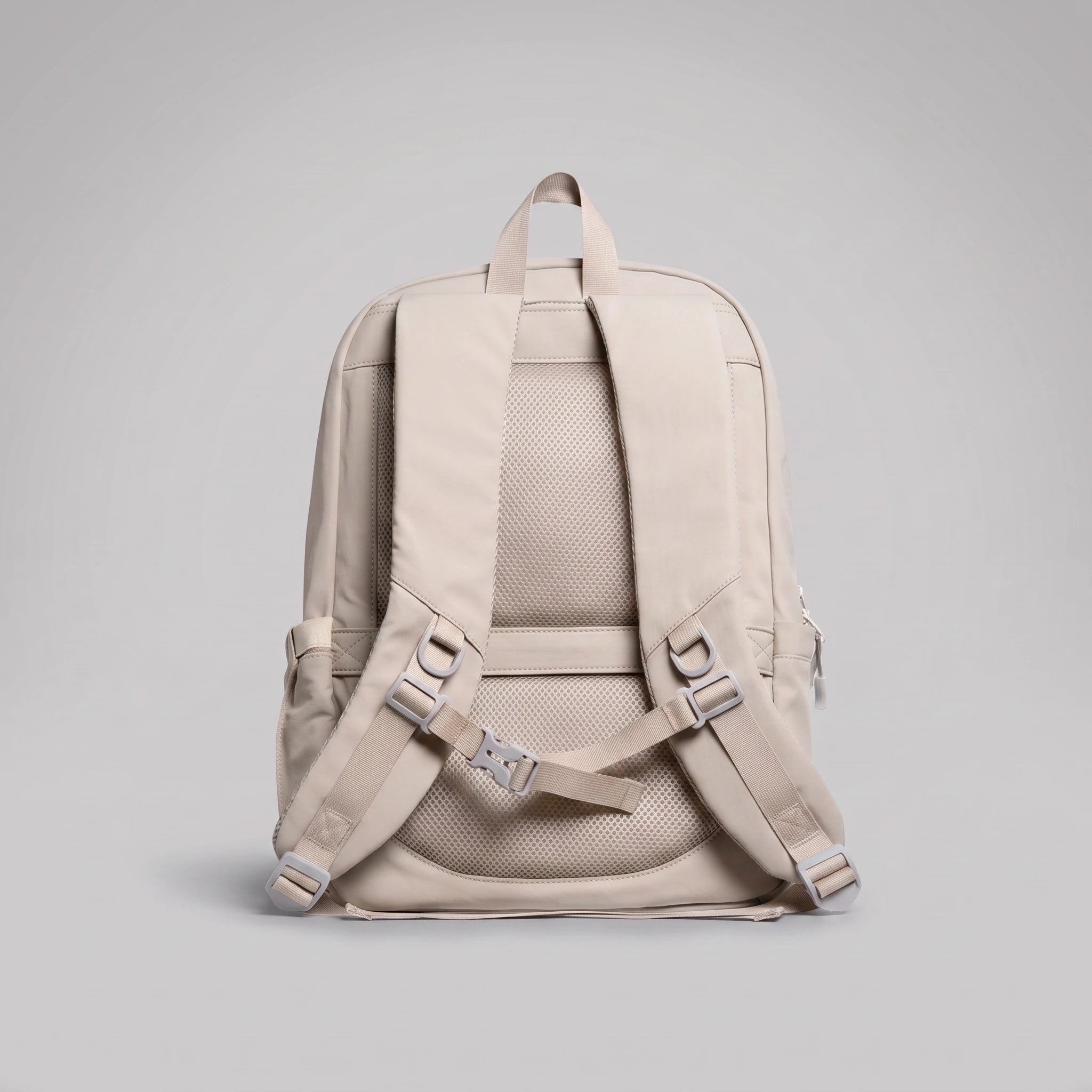 hybeks Drift Backpack in Morning Fog, back panel and padded shoulder straps.