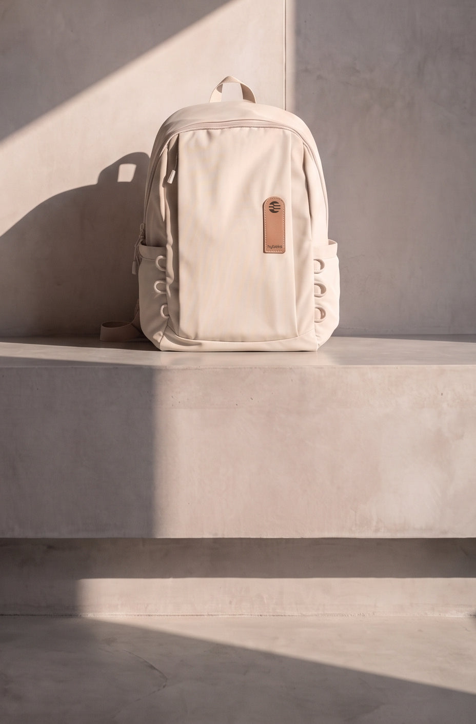 hybeks Drift Backpack in Morning Fog, the 17 litre water-repellent nylon everyday backpack.
