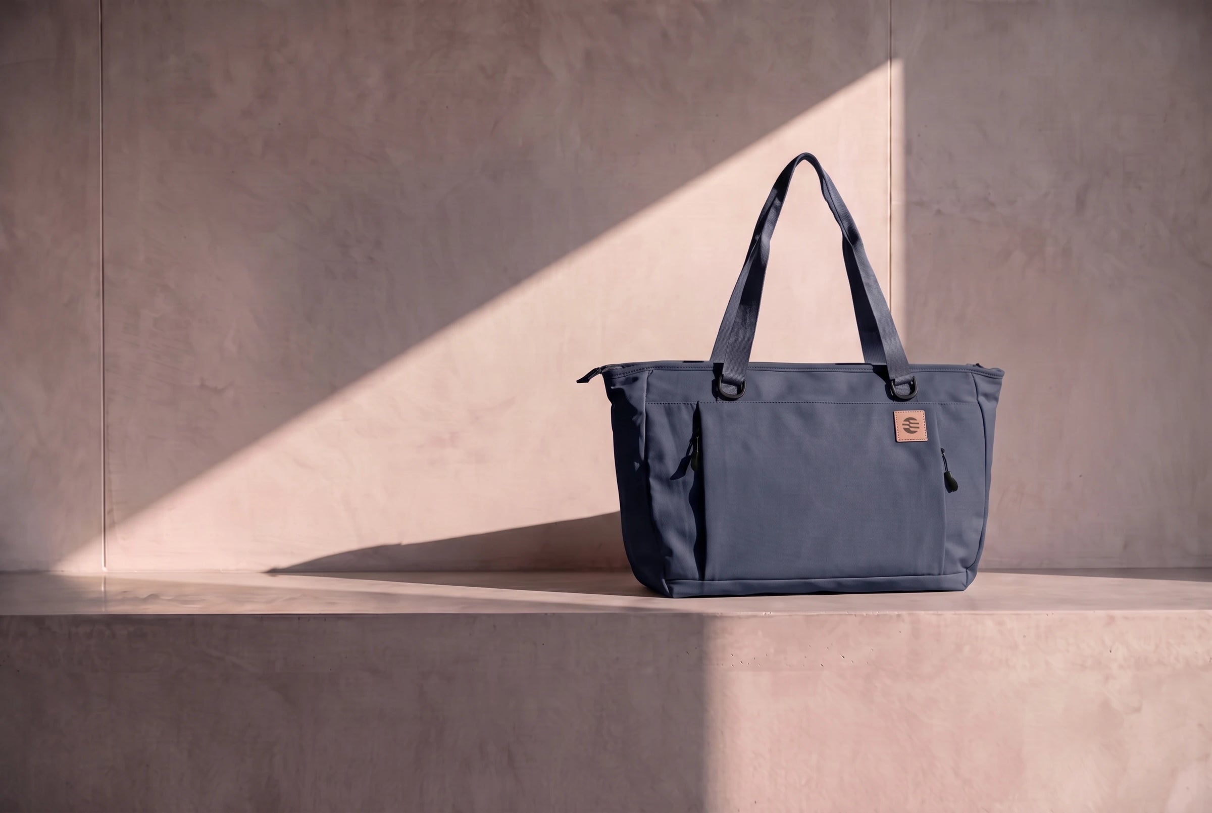 hybeks Drift Tote in Midnight Transit, the 8.6 litre water-repellent nylon work tote.