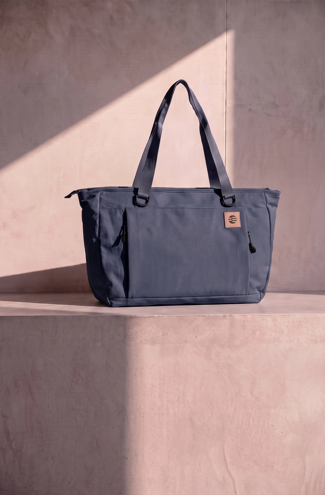 hybeks Drift Tote in Midnight Transit, the 8.6 litre water-repellent nylon work tote.