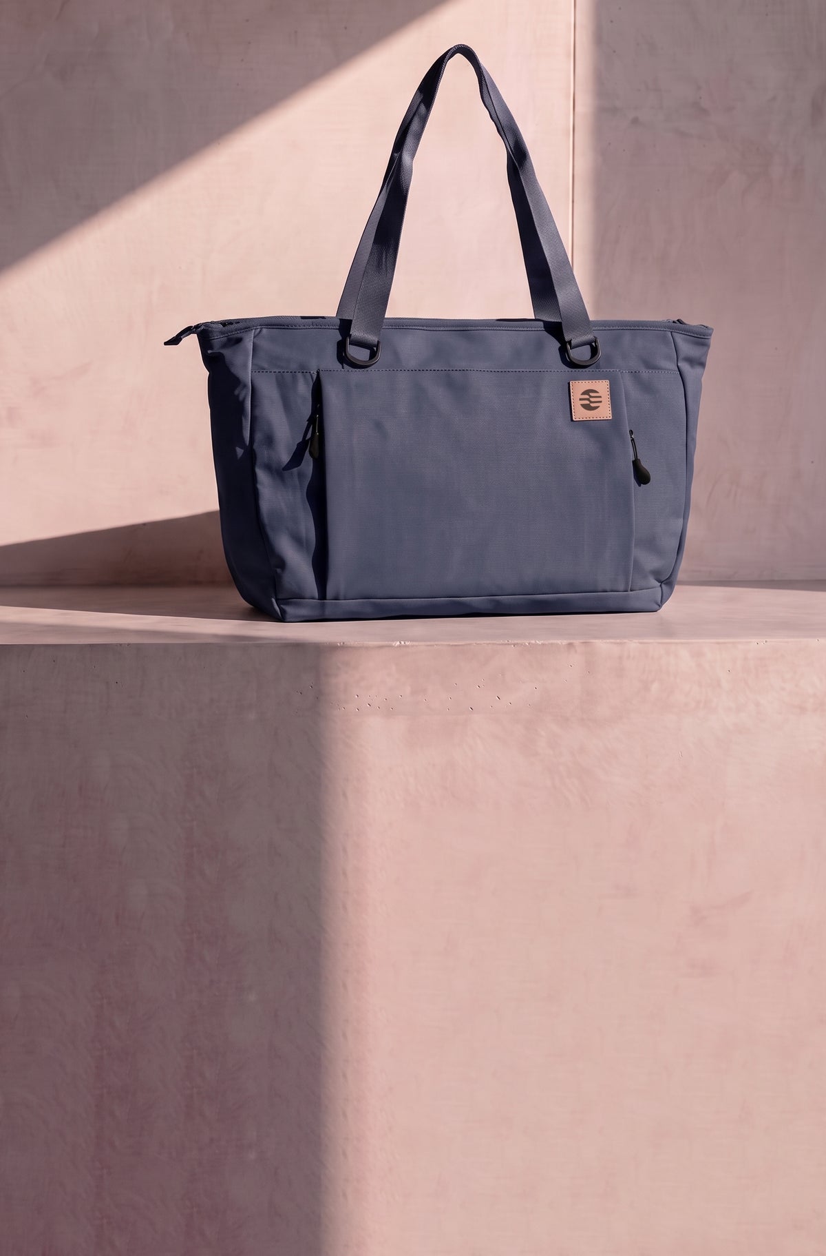 hybeks Drift Tote in Midnight Transit, the 8.6 litre water-repellent nylon work tote.
